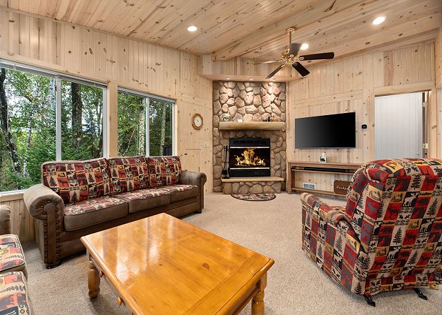 Rustic Fawn | Fireplace, AC, Lake Access w/ Dock, Dogs OK w/ fee 2