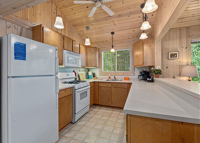 Rustic Fawn | Fireplace, AC, Lake Access w/ Dock, Dogs OK w/ fee 4