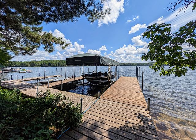 Harlequin Haven | HotTub, AC, Lake Access & Dock, Dogs OK w/ fee 5