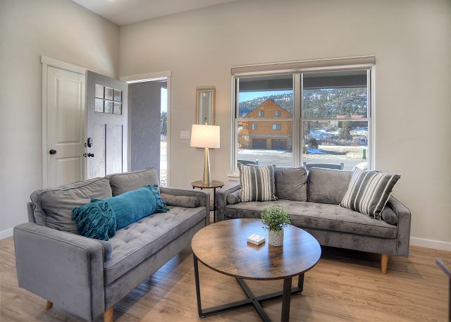 New Listing! Newly Constructed Home-AC-River Views-Easy Ski Access 9