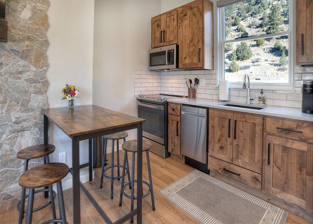 New Listing! Newly Constructed Home-AC-River Views-Easy Ski Access 5