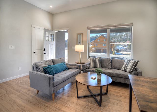 New Listing! Newly Constructed Home-AC-River Views-Easy Ski Access 8