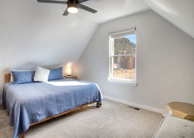 Newly Built Duplex | Peekaboo River Views | A/C | Cozy Interior 4