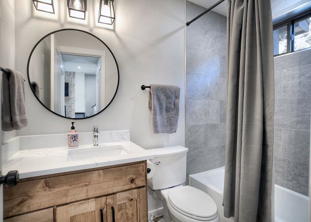 New Listing!Newly Constructed Home - Cozy Interior - Drive to Wolf Creek Ski 10