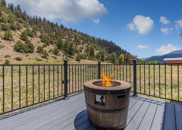 Newly Built Duplex | Peekaboo River Views | A/C | Cozy Interior 3