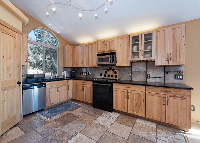 Secluded Home on 3 Acres + Stunning Views | 10 Miles to Downtown DGO 5