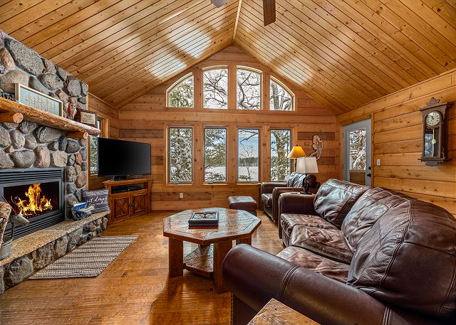 The Cedar Lakehouse | On Beautiful Gilmore Lake w/ Dock, Kayaks, Firepit, AC 3