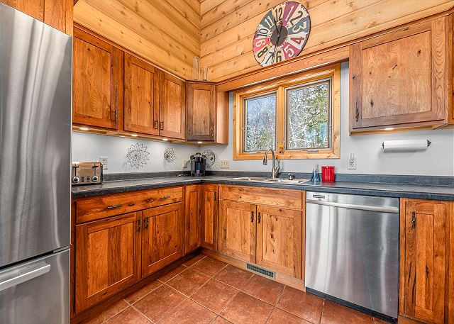 Winter Escape on Gilmore Lake! Fireplace, Two Living Areas 9