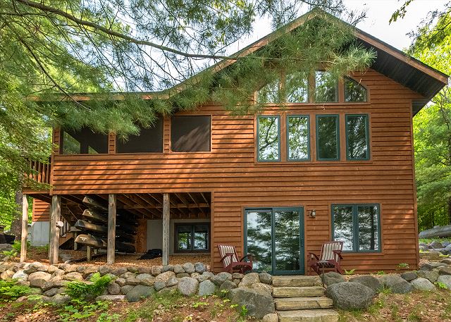 The Cedar Lakehouse | On Beautiful Gilmore Lake w/ Dock, Kayaks, Firepit, AC