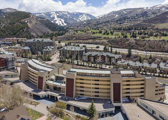 New Listing! Avon Stay | Gondola Access | Nottingham Lake & River Trail 5