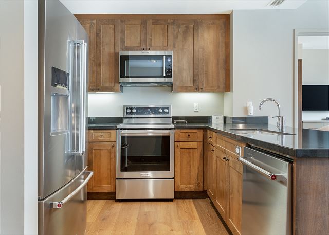 New Listing! Ski In/Ski Out | Riverfront Views | Spa 8