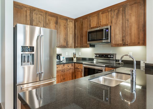 New Listing! Ski In/Ski Out | Riverfront Views | Spa 7