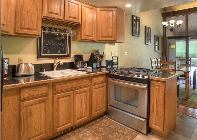 Red Rock Rest (#778) | AC, Deck, Pickleball, Golf, Pool, HotTub - 10 min ski 7