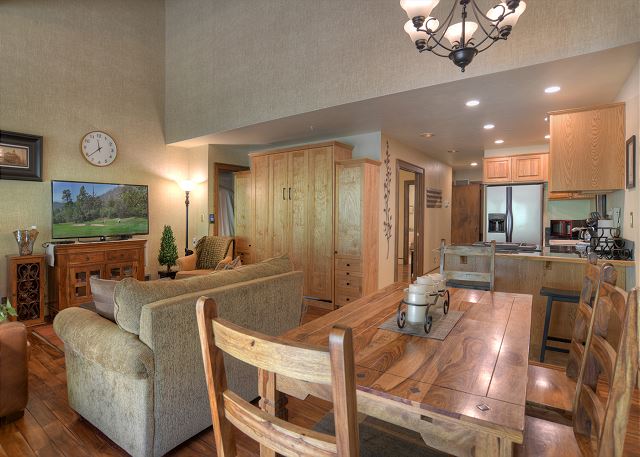 Red Rock Rest (#778) | AC, Deck, Pickleball, Golf, Pool, HotTub - 10 min ski 10