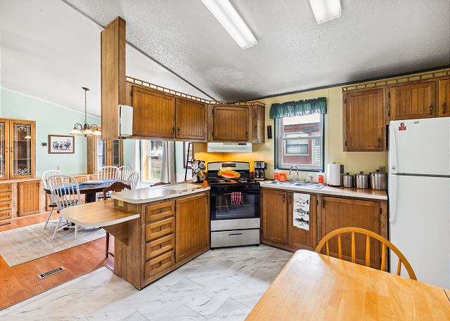 New Listing! Affordable Stay Steps to Downtown | Family & Angler’s Retreat 8