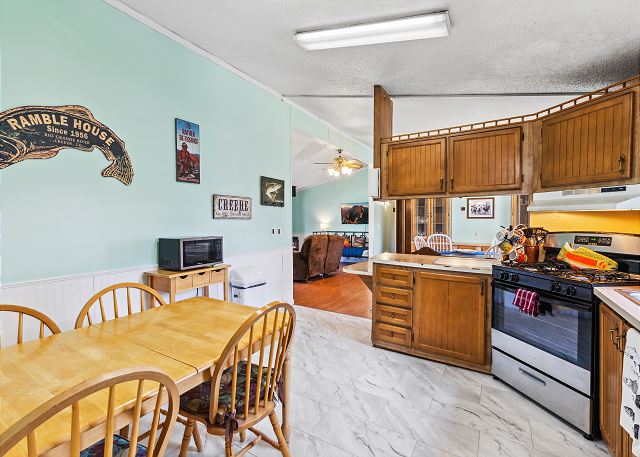 New Listing! Affordable Stay Steps to Downtown | Family & Angler’s Retreat 7