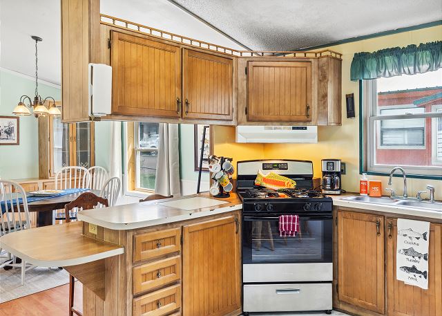 New Listing! Affordable Stay Steps to Downtown | Family & Angler’s Retreat 6