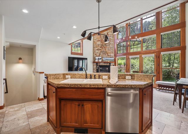 Elkpoint Townhome 8 - Ski in/Ski Out - Best Location / Slope views 9