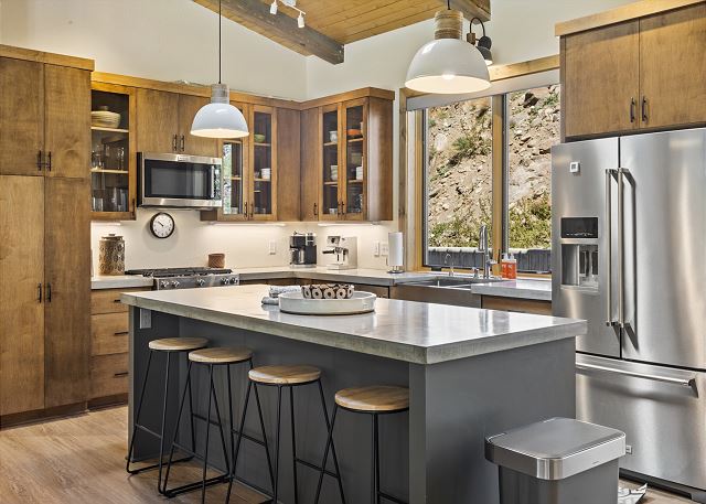 New Listing! Newly Constructed Luxury Riverfront Home on the Rio Grande River 4