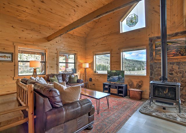 New Listing! Remodeled Mountain Cabin | OHVs Welcome | Views of Bristol Head