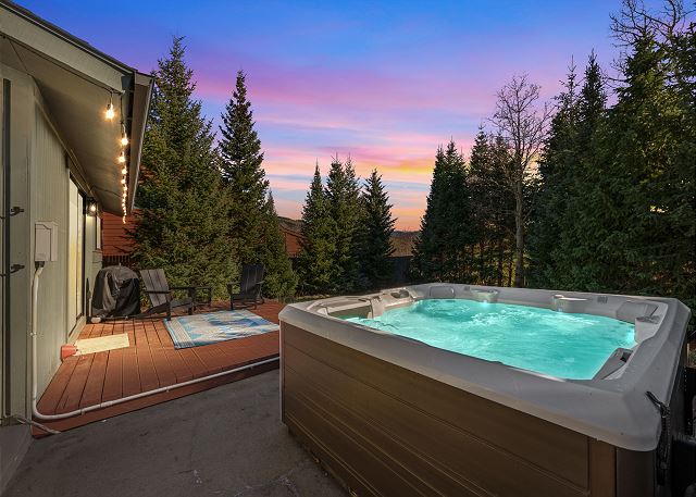 Minutes to Ski Resort | Hot Tub | Pet Friendly
