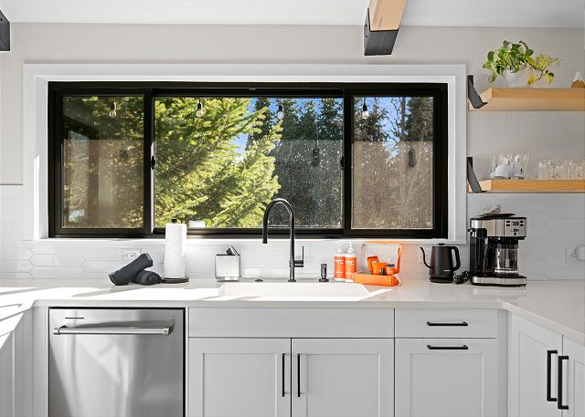 Minutes to Ski Resort | Hot Tub | Pet Friendly 5