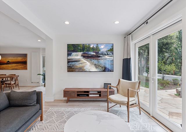 Walk to Pearl St | Hot Tub | Garden | Prime Location 6