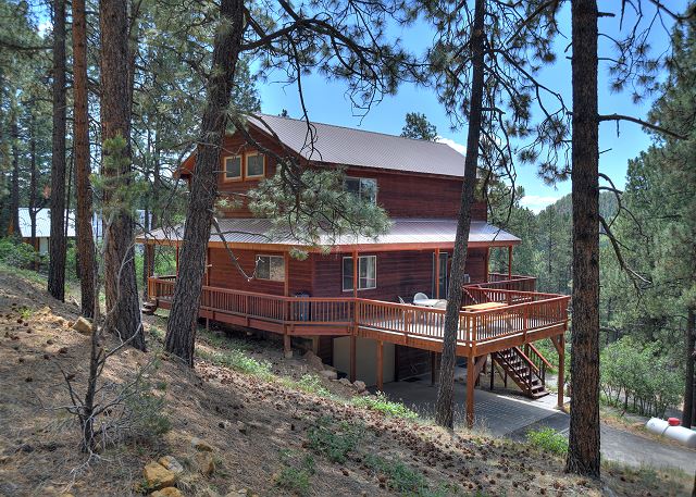 New Listing! Deer Ridge Cabin | Borders BLM | Dog Friendly | Large Deck