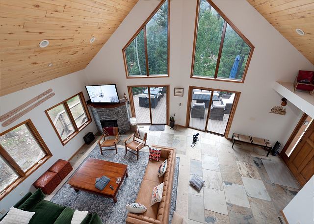 Custom Home with Large Deck on an Acre - Amazing Views - 3 miles to Purg 6