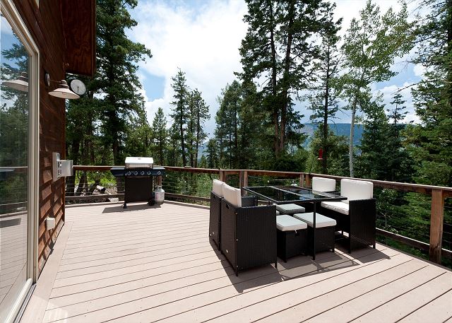 Custom Home with Large Deck on an Acre - Amazing Views - 3 miles to Purg 5