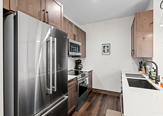 New Listing! Stylish Après-Ski Stay | Walk to Shuttle + Hot Tub 9