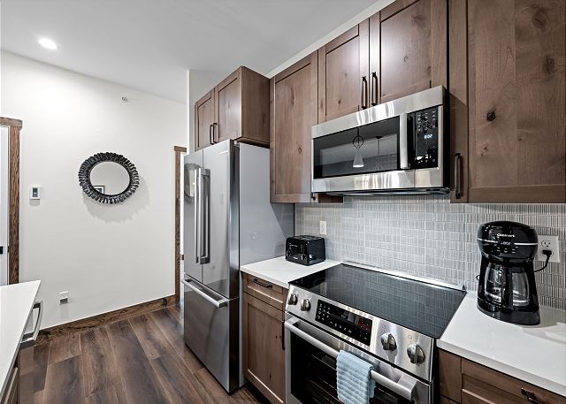 New Listing! Stylish Après-Ski Stay | Walk to Shuttle + Hot Tub 7