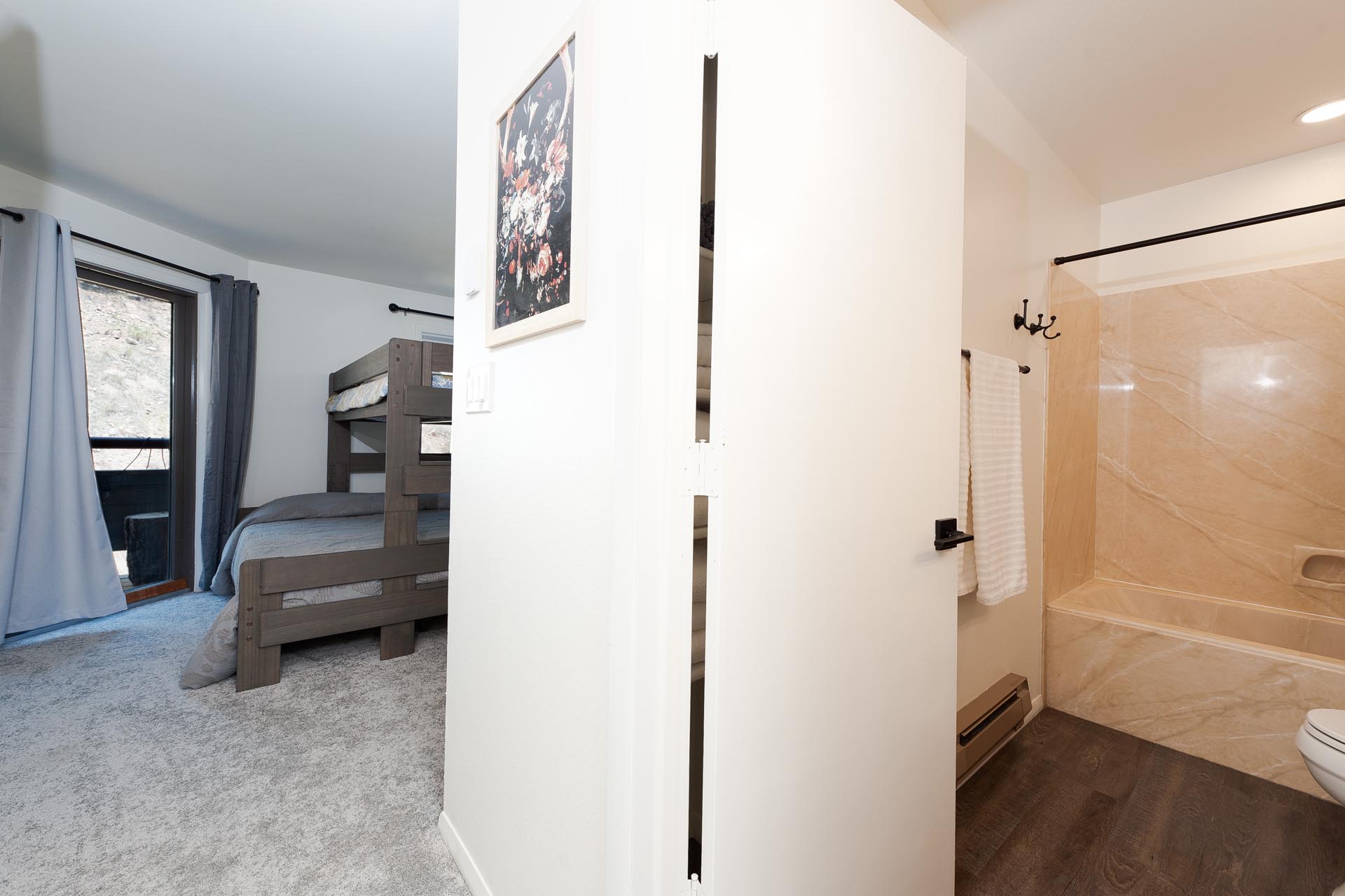 2nd Bedroom and Bathroom (access via hallway)
