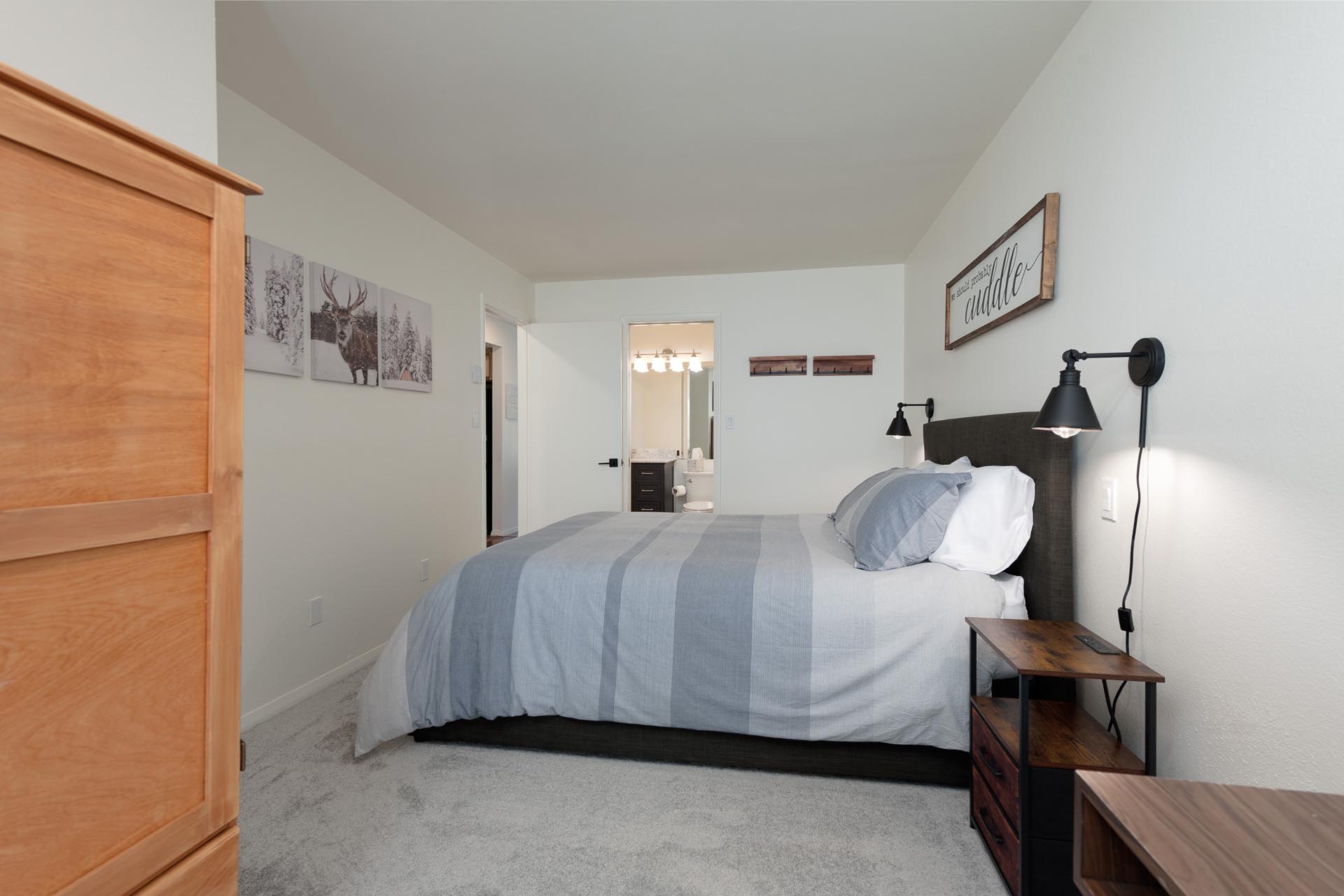 Master Bedroom - Attached bath and deck access