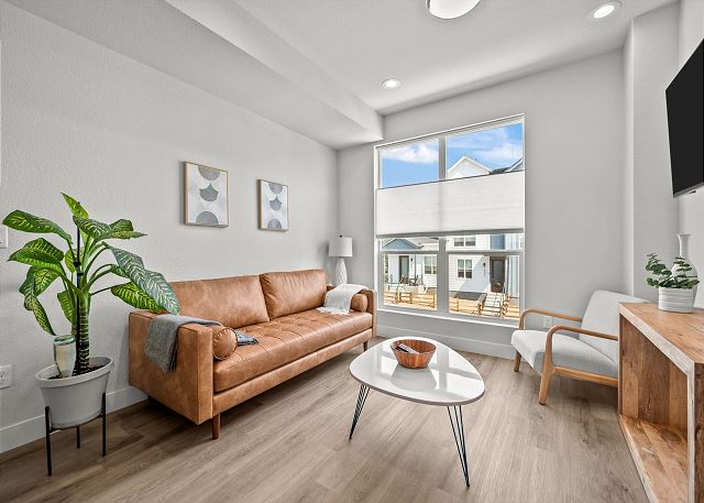 New Listing! Scenic Townhome | Views, Trails & Near Downtown 8