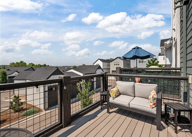 New Listing! Scenic Townhome | Views, Trails & Near Downtown 10