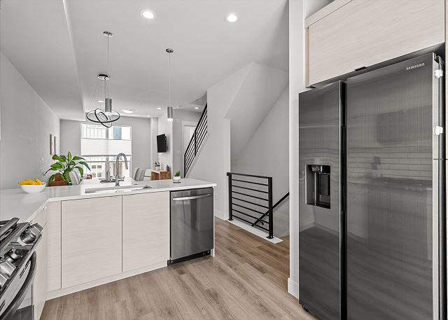 New Listing! Scenic Townhome | Views, Trails & Near Downtown 7