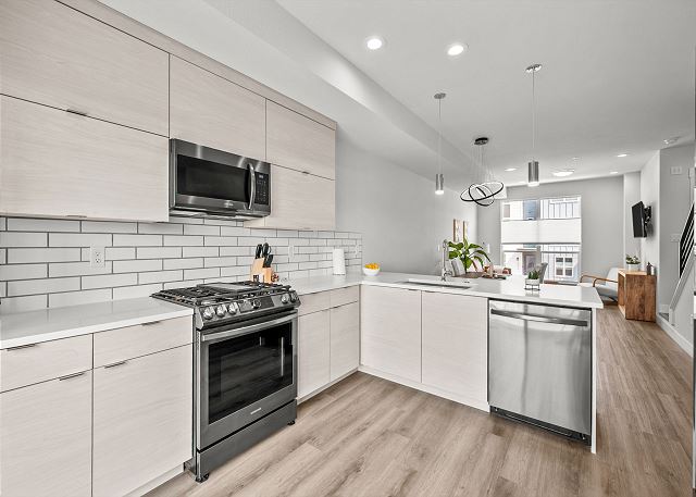 New Listing! Scenic Townhome | Views, Trails & Near Downtown 9