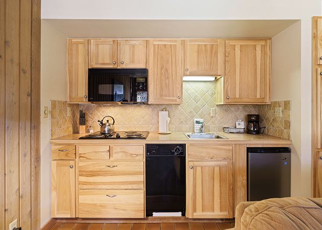 New Listing! Pineview Getaway | Mt. Bachelor Village Condo Near River Trail 5