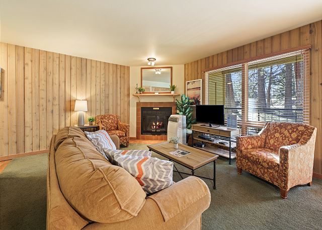 New Listing! Pineview Getaway | Mt. Bachelor Village Condo Near River Trail 4