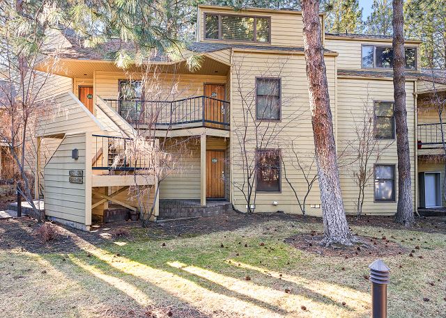 New Listing! Pineview Getaway | Mt. Bachelor Village Condo Near River Trail 3