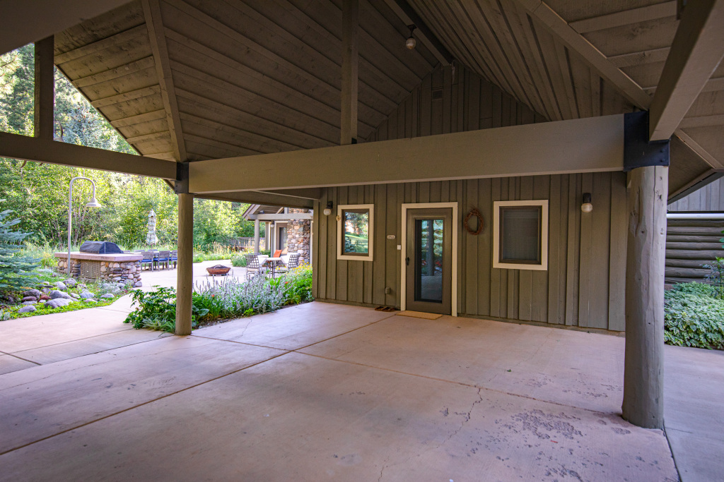 Covered parking by side entry (no garage access)