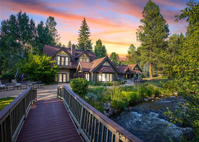 Private Riverfront Escape on the Florida River | Hot Tub | 20 Min to DGO