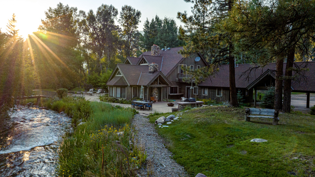 Amazing cabin on 9 acres on the Florida River - Hot Tub - 20 Min to DGO | Photo 3