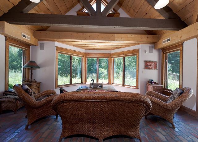 Private Riverfront Escape on the Florida River | Hot Tub | 20 Min to DGO 9