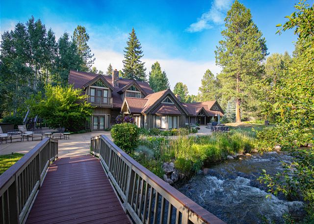 Amazing cabin on 9 acres on the Florida River - Hot Tub - 20 Min to DGO 2