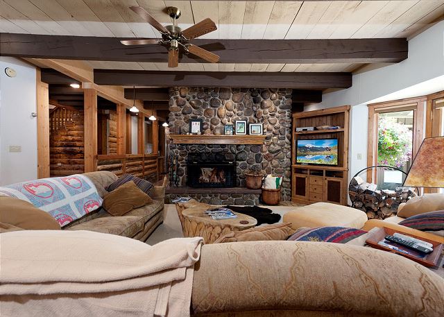 Amazing cabin on 9 acres on the Florida River - Hot Tub - 20 Min to DGO 9