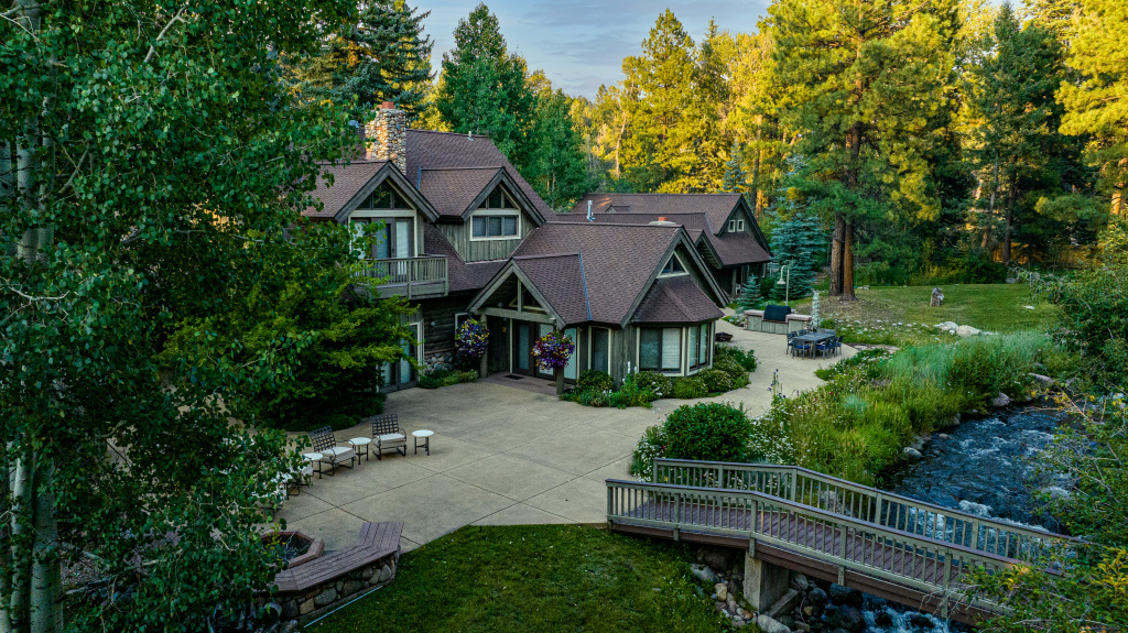 Amazing cabin on 9 acres on the Florida River - Hot Tub - 20 Min to DGO | Photo 1