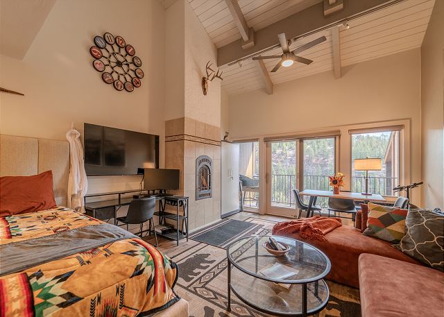 Beer Money, Champagne View (#632) | Deck - Golf/AC/ Pool/HotTub, 10min to Ski
