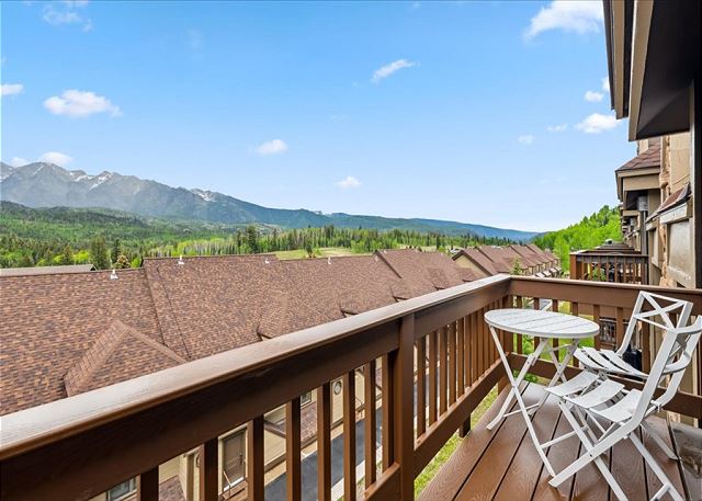 End Unit at Cascade Village - Great Views/EV Charger - 2 Miles to Purg 10